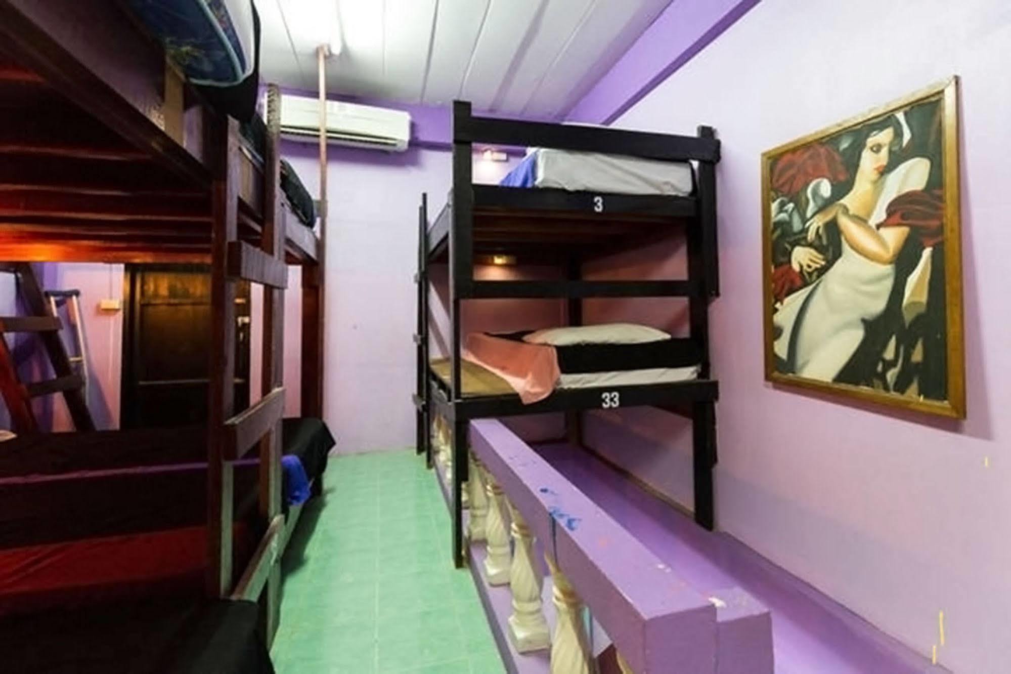 Wild & Wandering Backpacker Hostel & Bar Haad Rin Extérieur photo
