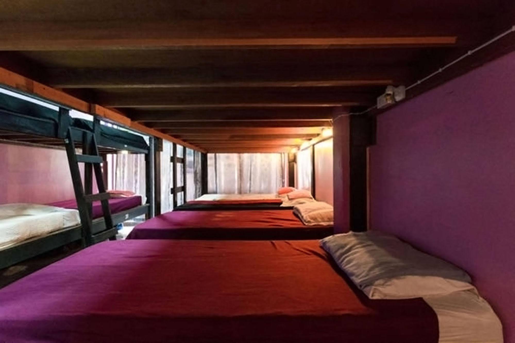 Wild & Wandering Backpacker Hostel & Bar Haad Rin Extérieur photo