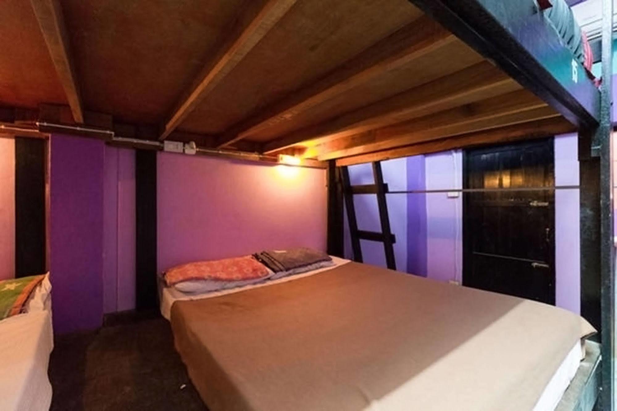 Wild & Wandering Backpacker Hostel & Bar Haad Rin Extérieur photo