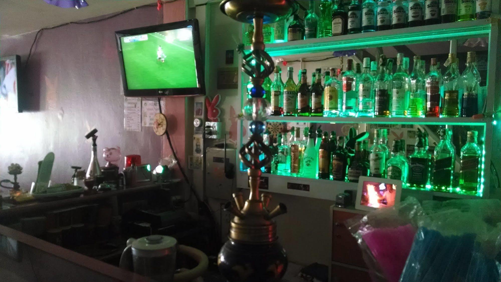 Wild & Wandering Backpacker Hostel & Bar Haad Rin Extérieur photo